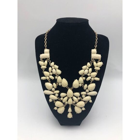 Cream Tear Drop Dangling Statement Necklace with Gold Tone Chain 16 Inches - Picture 4 of 9